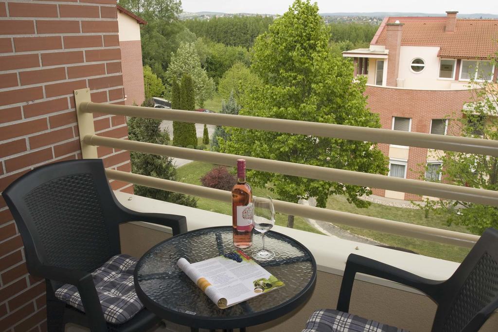 Vita Apartmanok Heviz Exterior photo